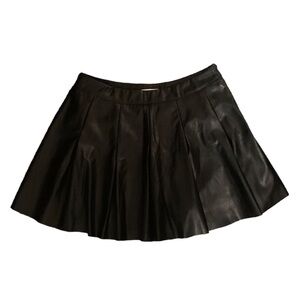 Better Be Faux Leather pleated skort size L